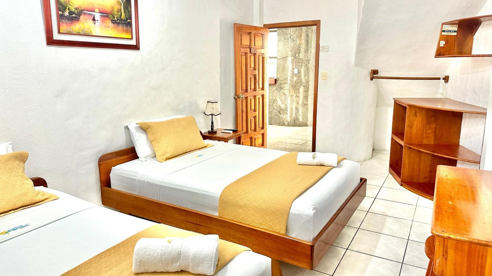 Hostal Suenos Silvestres Puerto Ayora  Buitenkant foto